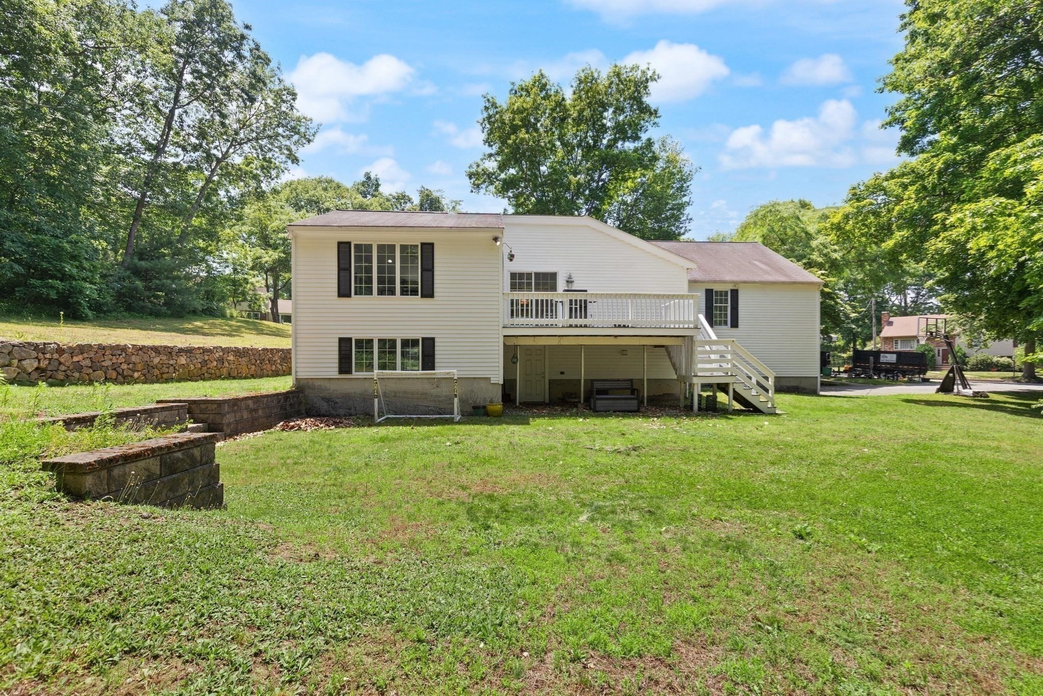 4 Pentucket Ln Property Photo 34