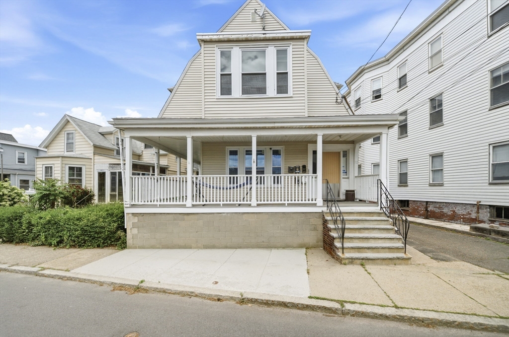 32 Irwin St