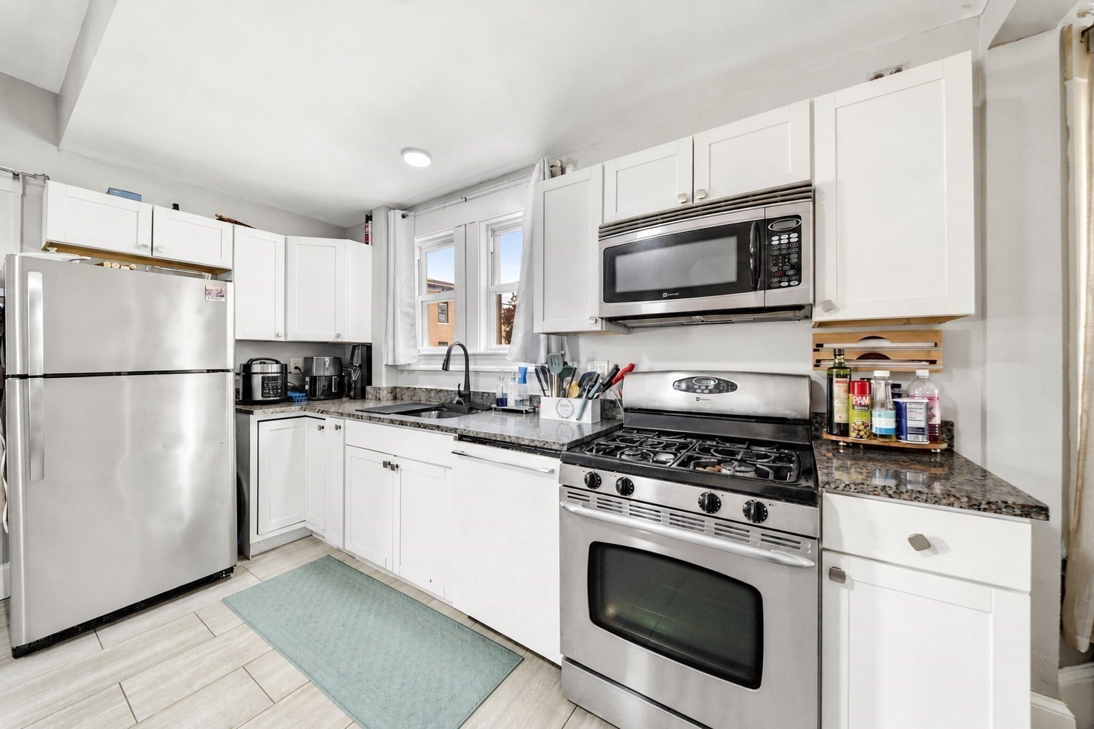 32 Irwin St Property Photo 2