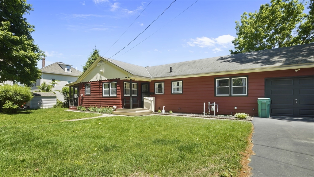 175 Krysiak Ave Property Photo 1