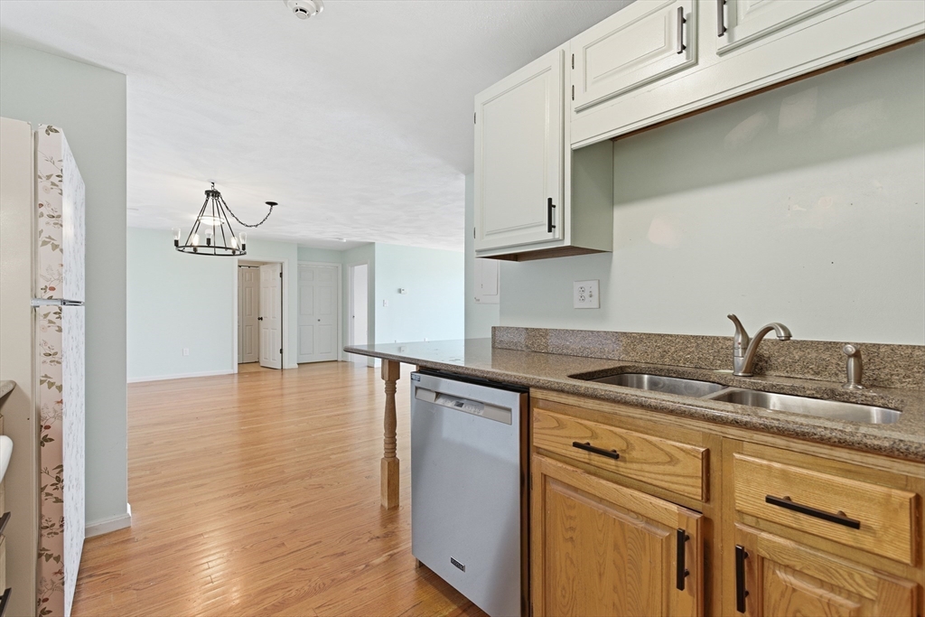 39 Parlin St # 404 Property Photo 4