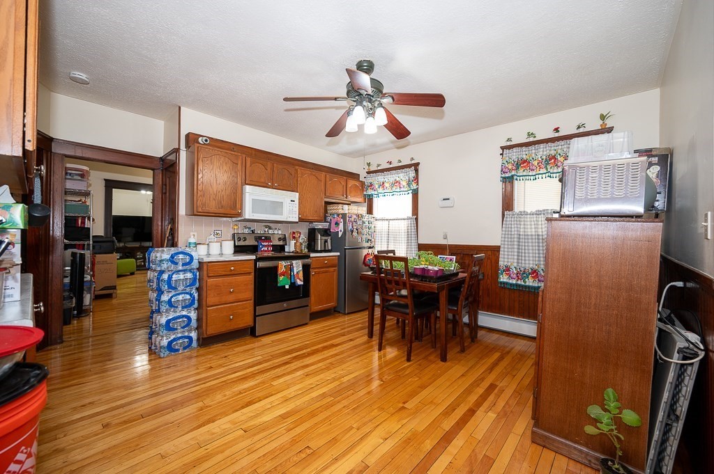126 Sterling St Property Photo 2