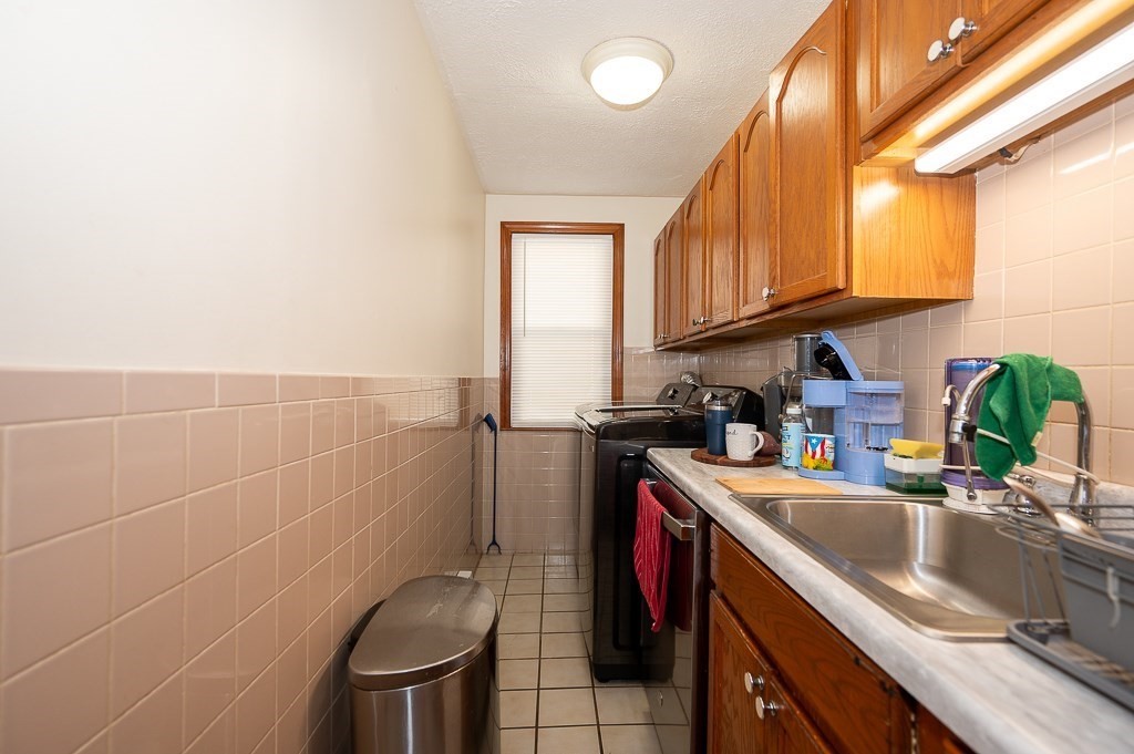 126 Sterling St Property Photo 5