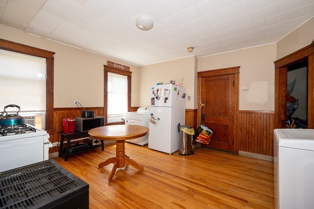 126 Sterling St Property Photo 14