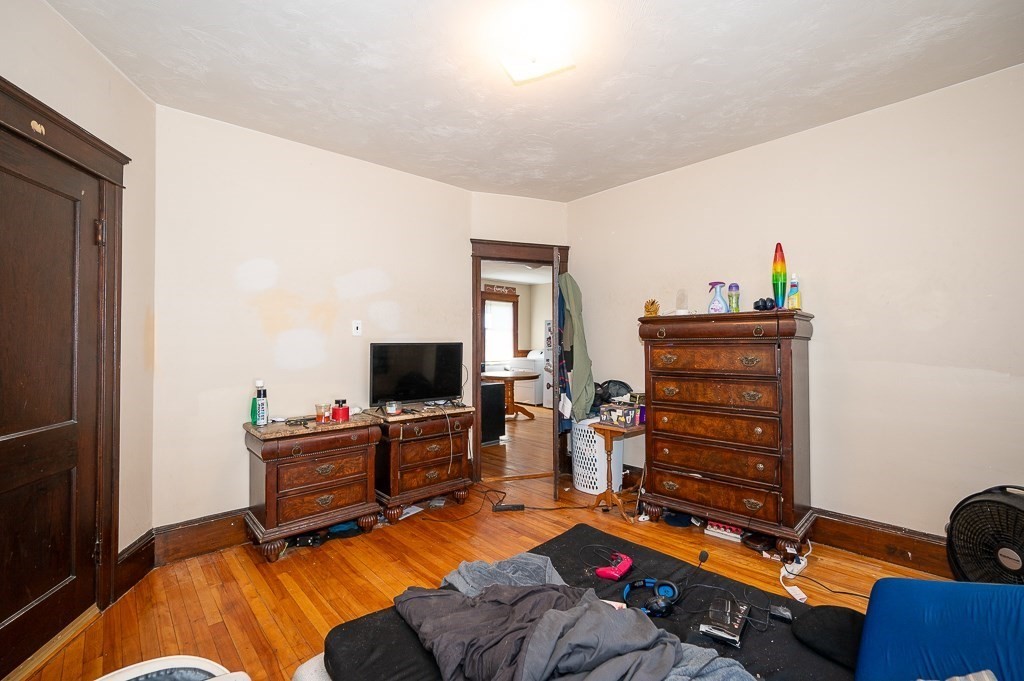 126 Sterling St Property Photo 24