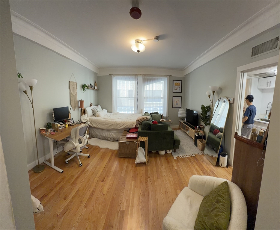 464 Commonwealth # 26 Property Photo 4