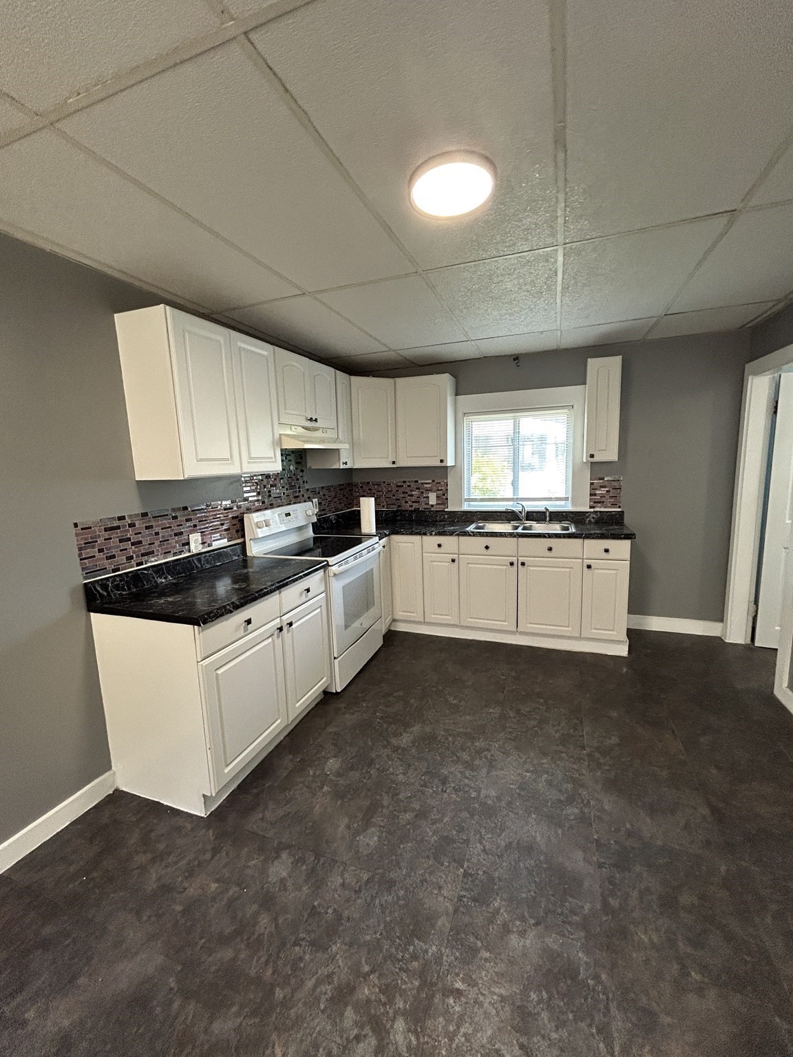 18 Adams St # 1 Property Photo 6