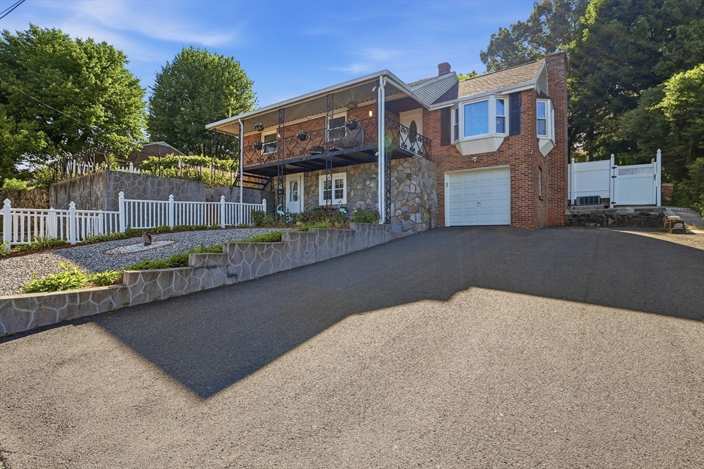 140 Ruskin St