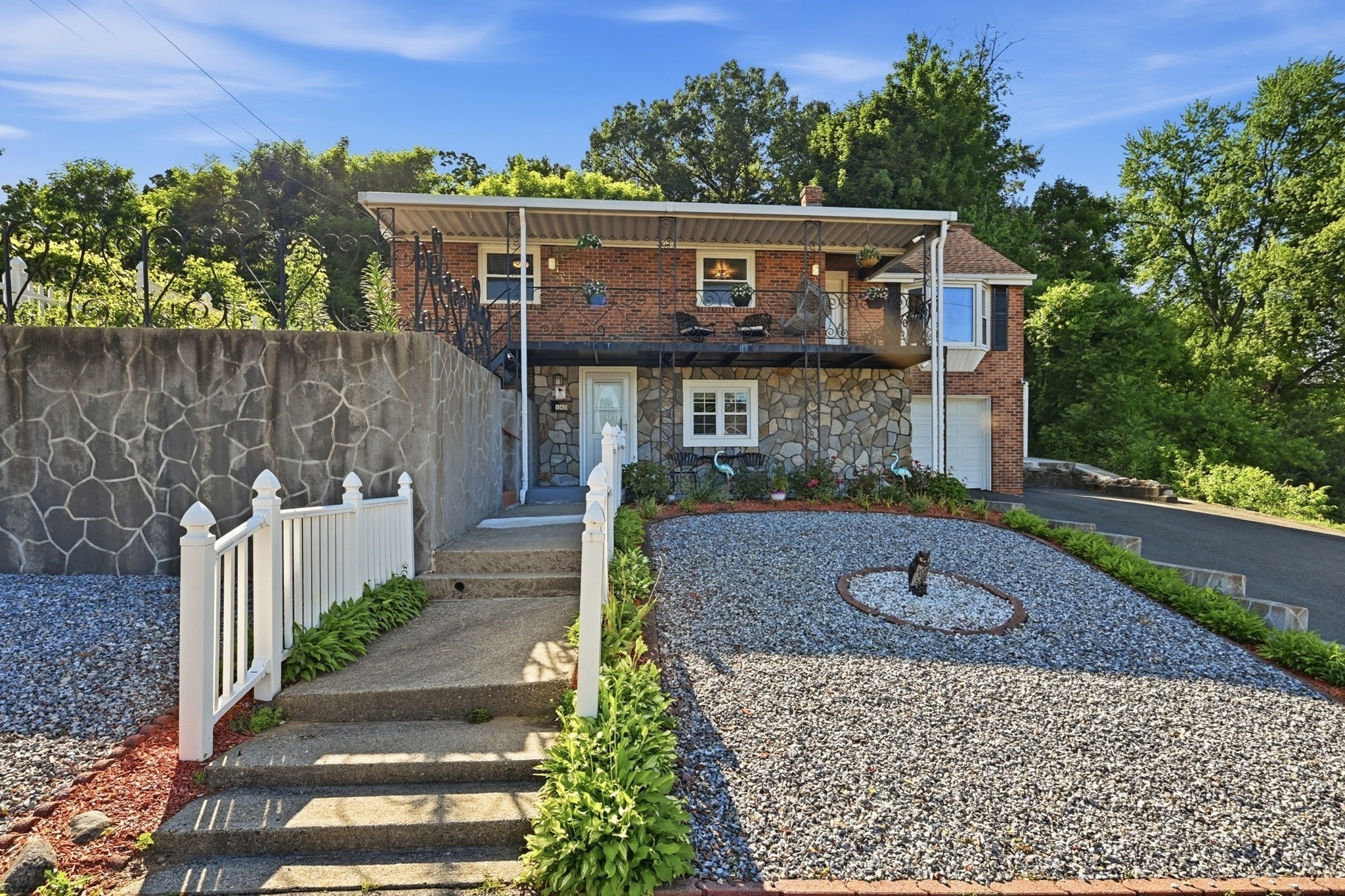 140 Ruskin St Property Photo 3