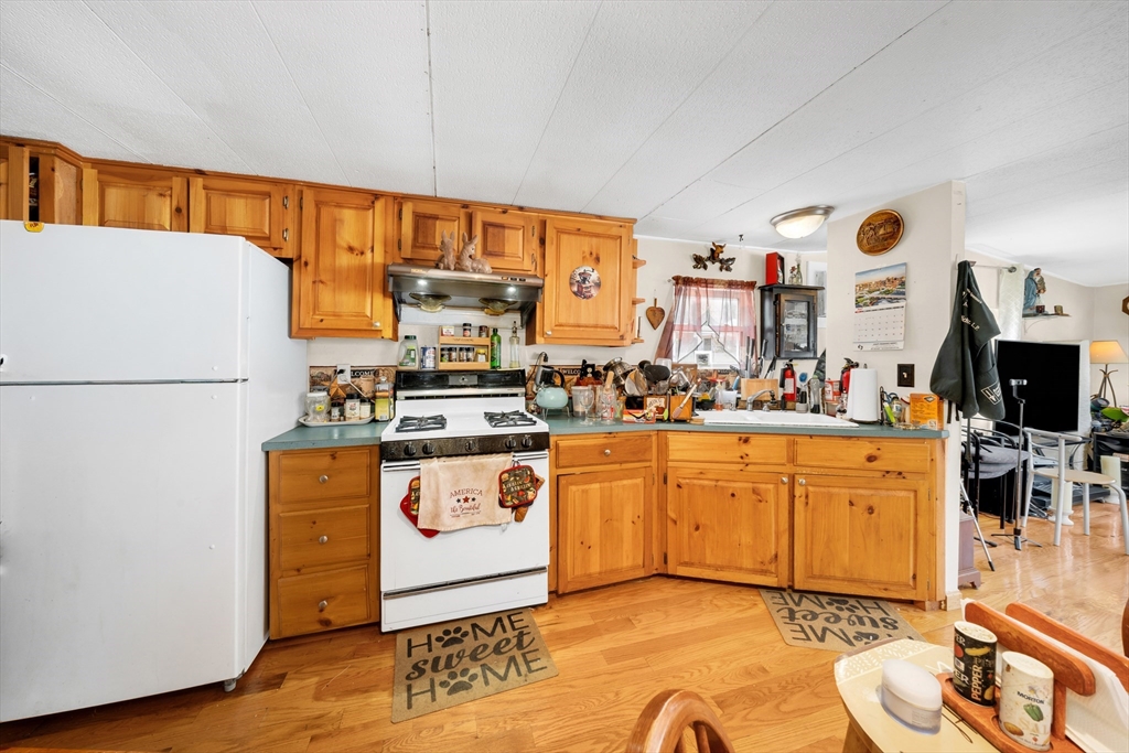 154 Newbury St # 26 Property Photo 4