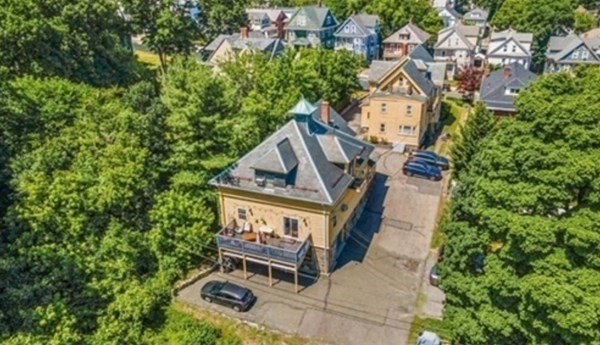 664 Washington St. Property Photo 3