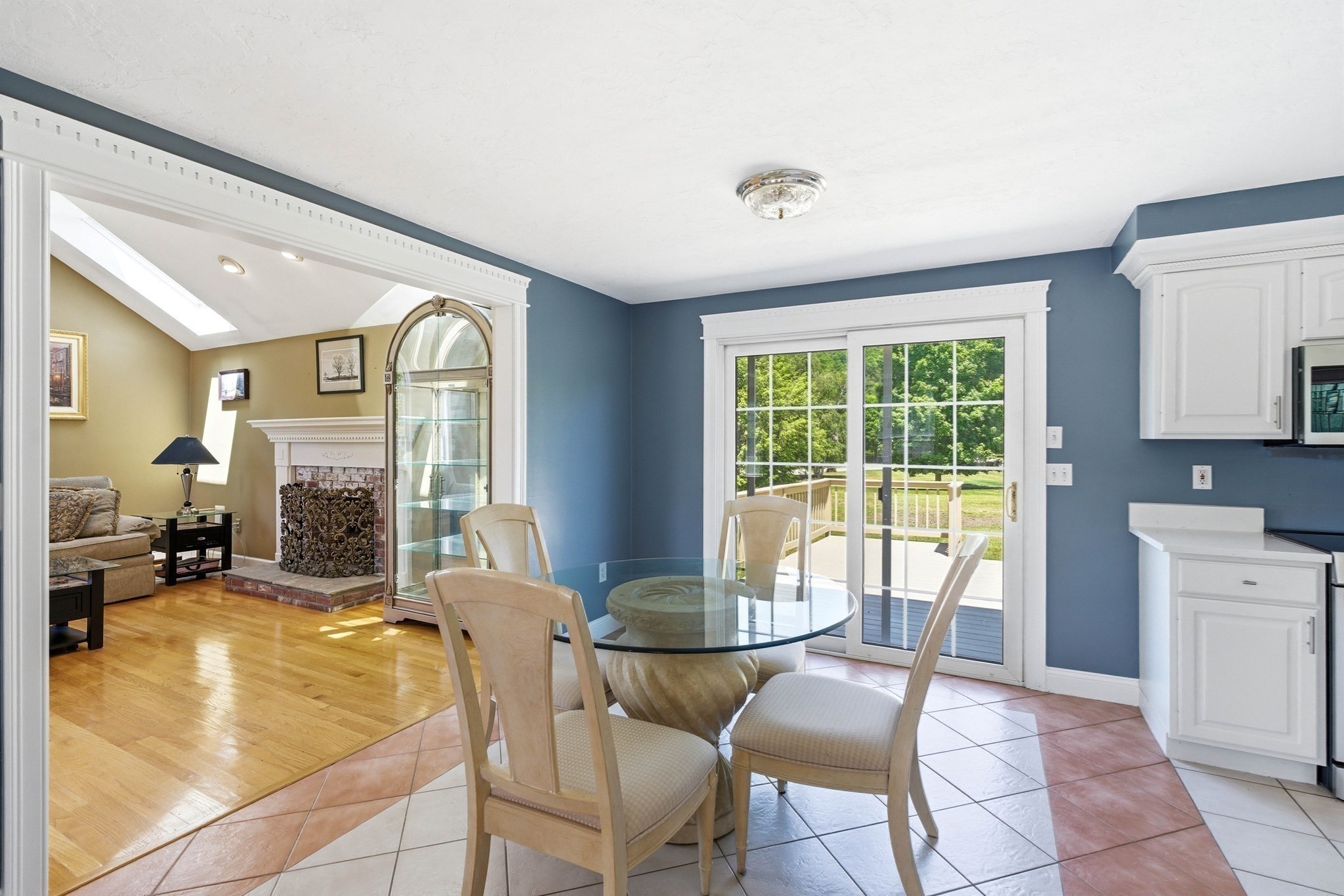27 Charles Ave Property Photo 6