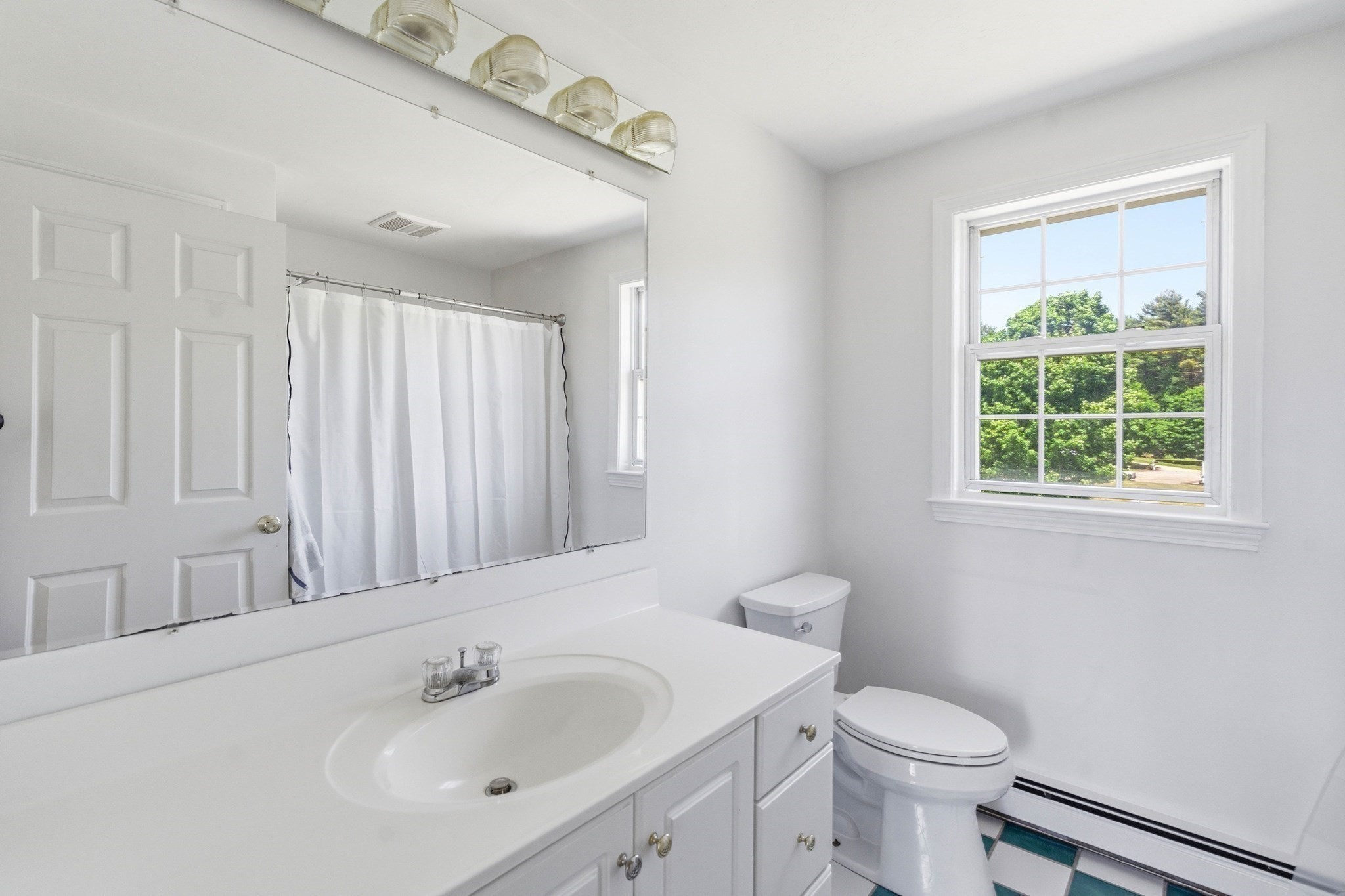27 Charles Ave Property Photo 19