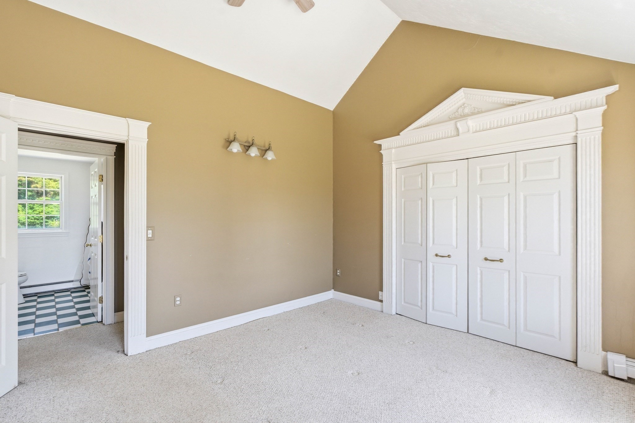 27 Charles Ave Property Photo 26