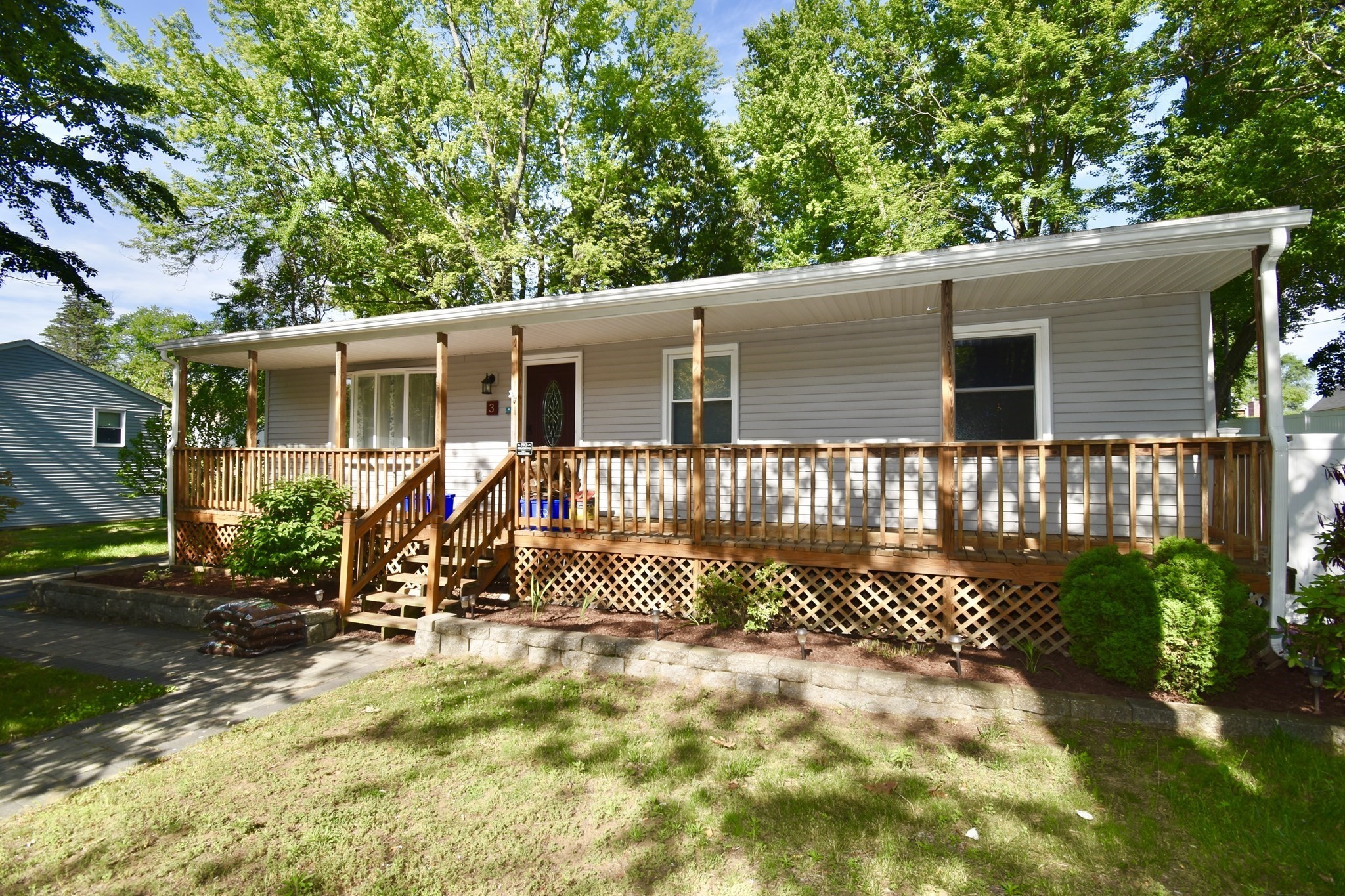 3 Vineland Ave Property Photo 1