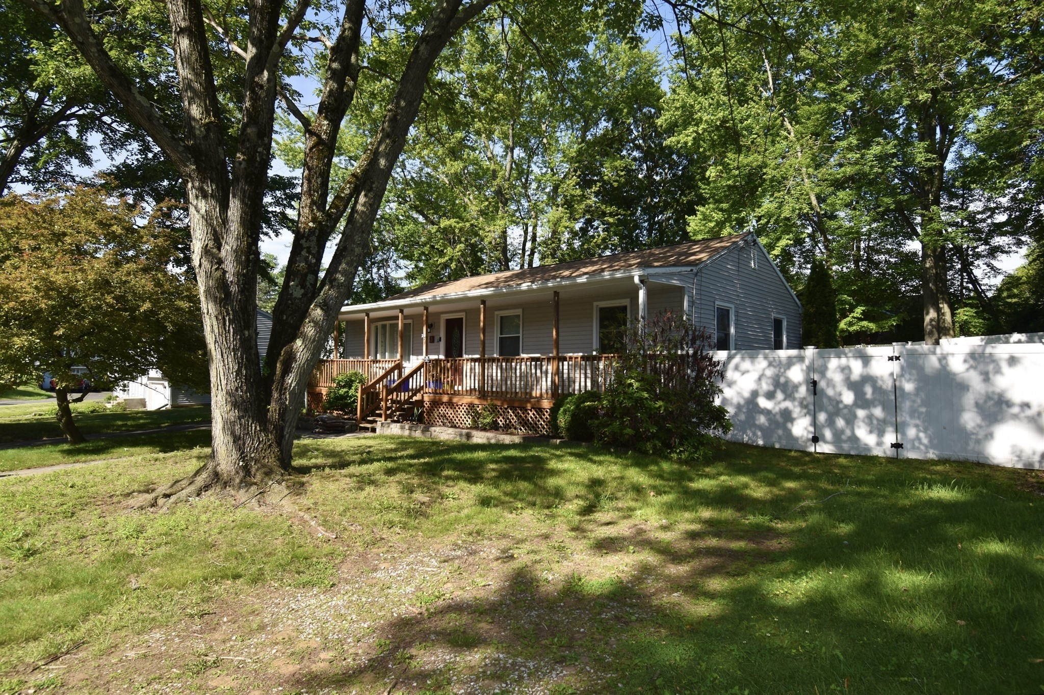 3 Vineland Ave Property Photo 2