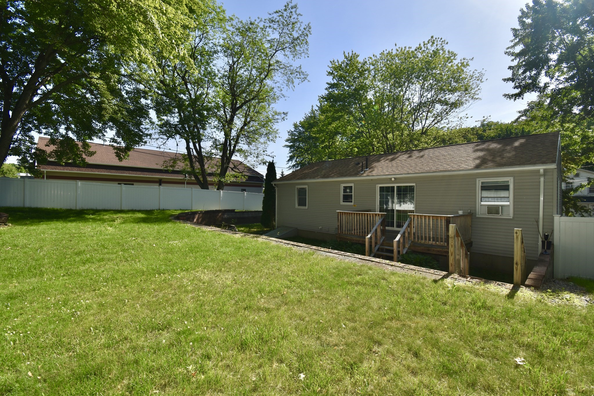 3 Vineland Ave Property Photo 28