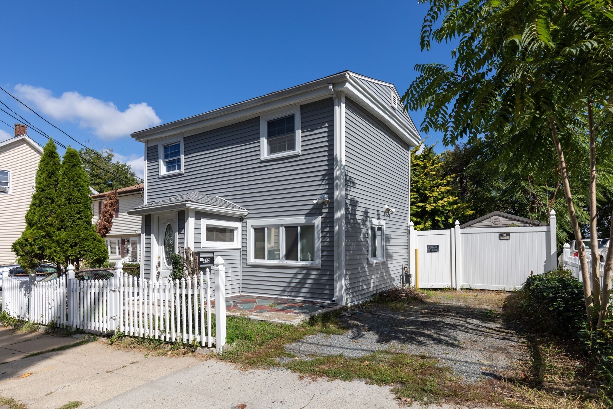 452 Tecumseh St Property Photo 2
