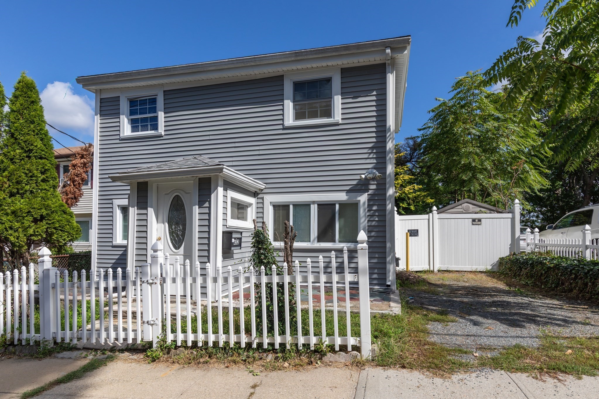 452 Tecumseh St Property Photo 3