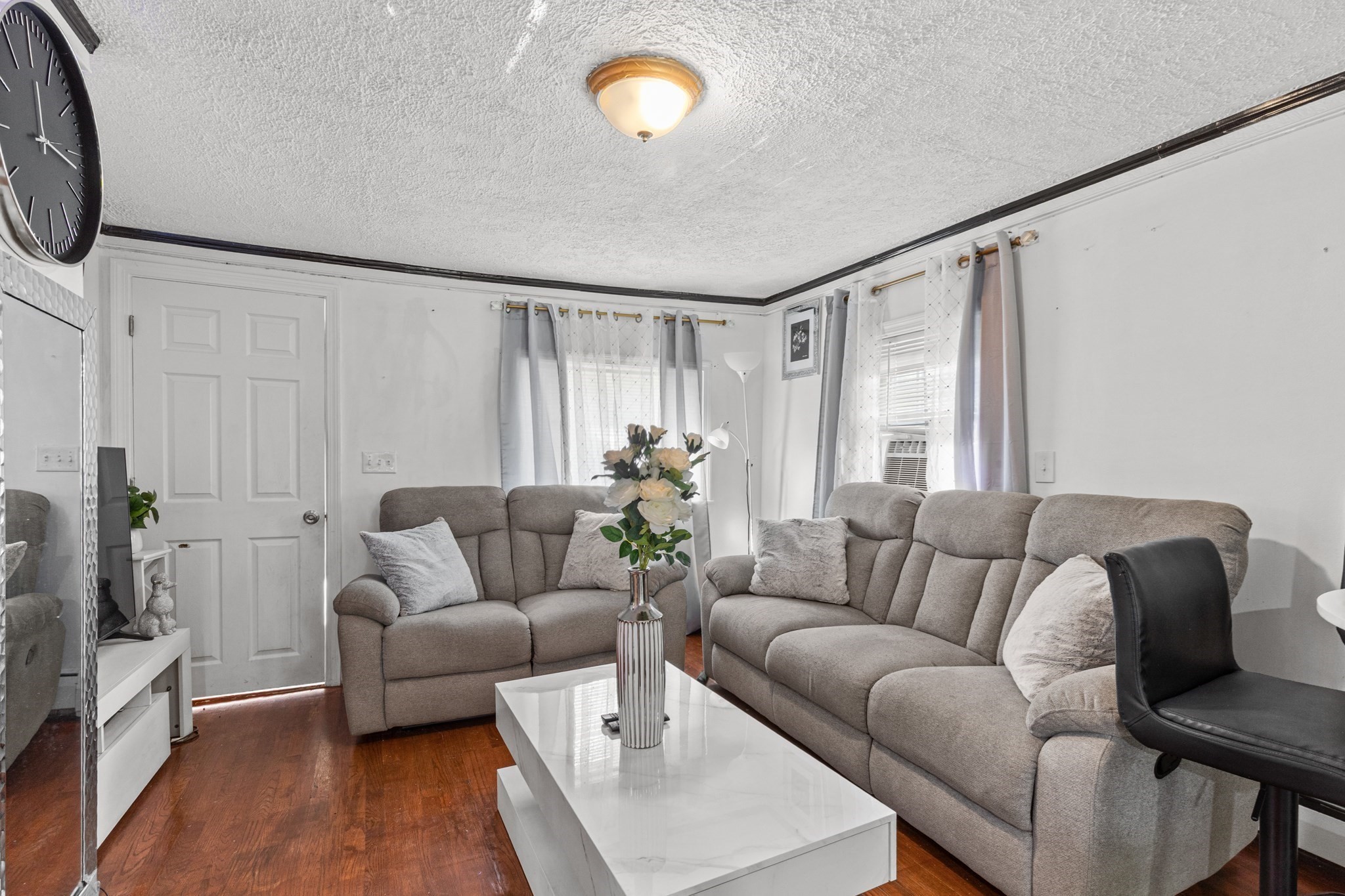 452 Tecumseh St Property Photo 6