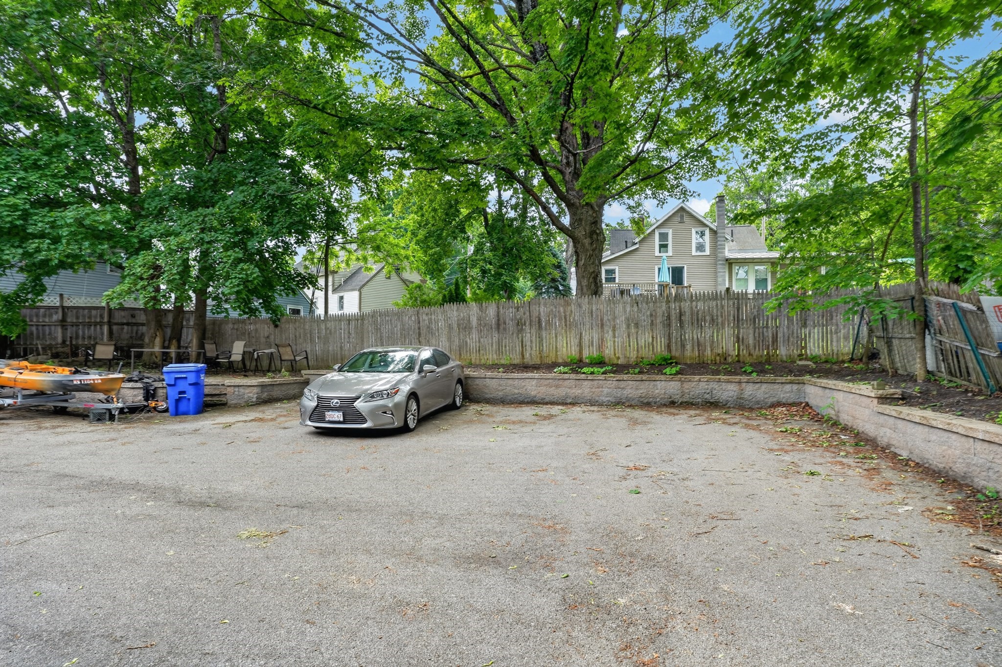 190-192 Main St Property Photo 24