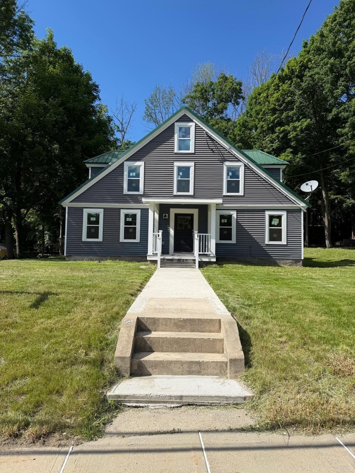 18 Main St Property Photo 2
