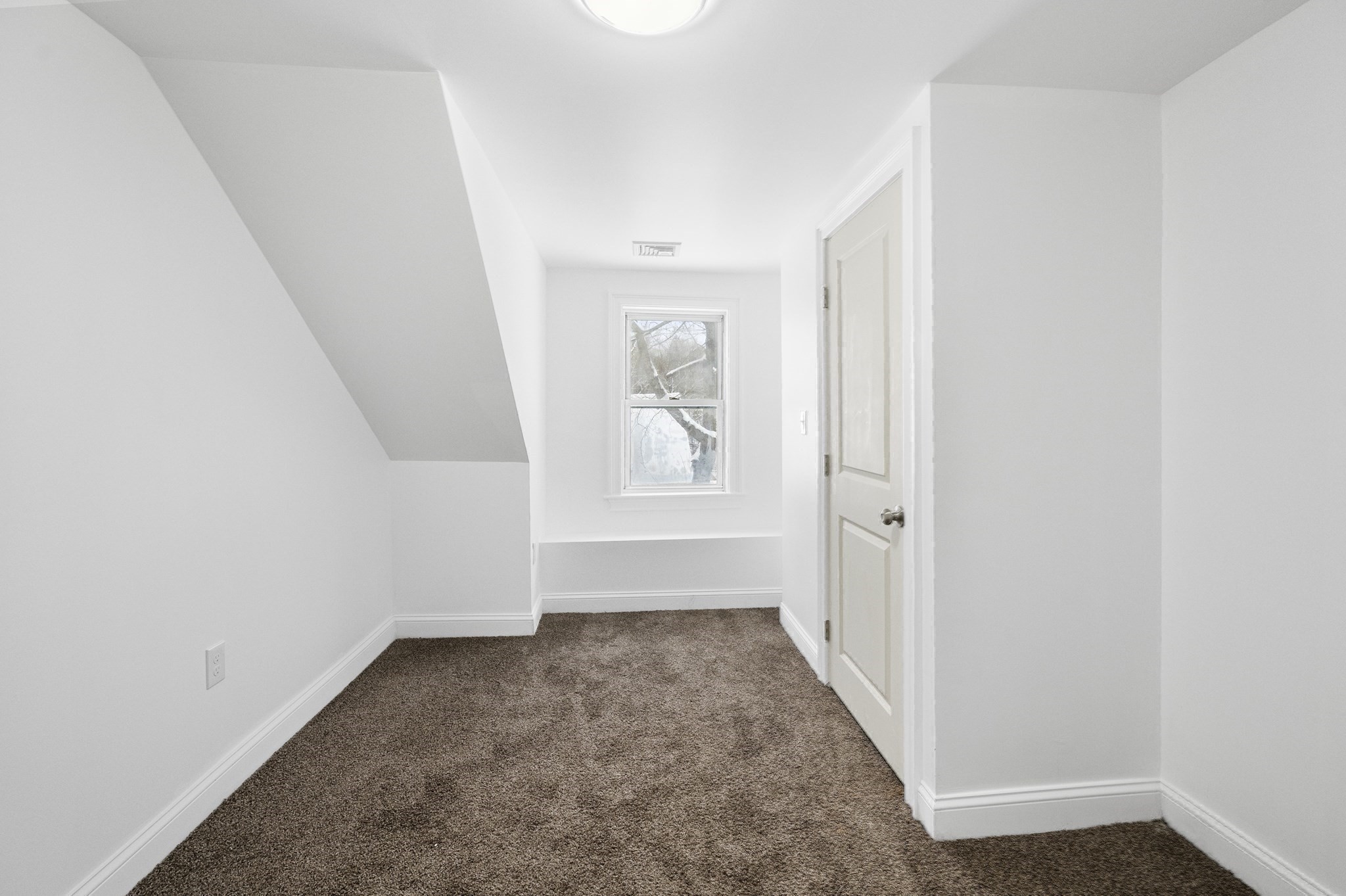 18 Main St Property Photo 26
