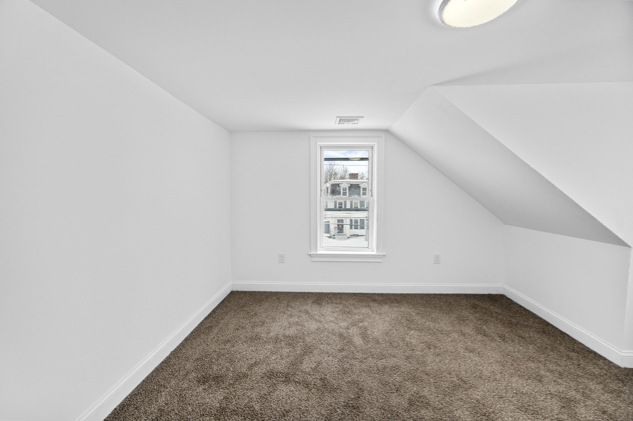 18 Main St Property Photo 32
