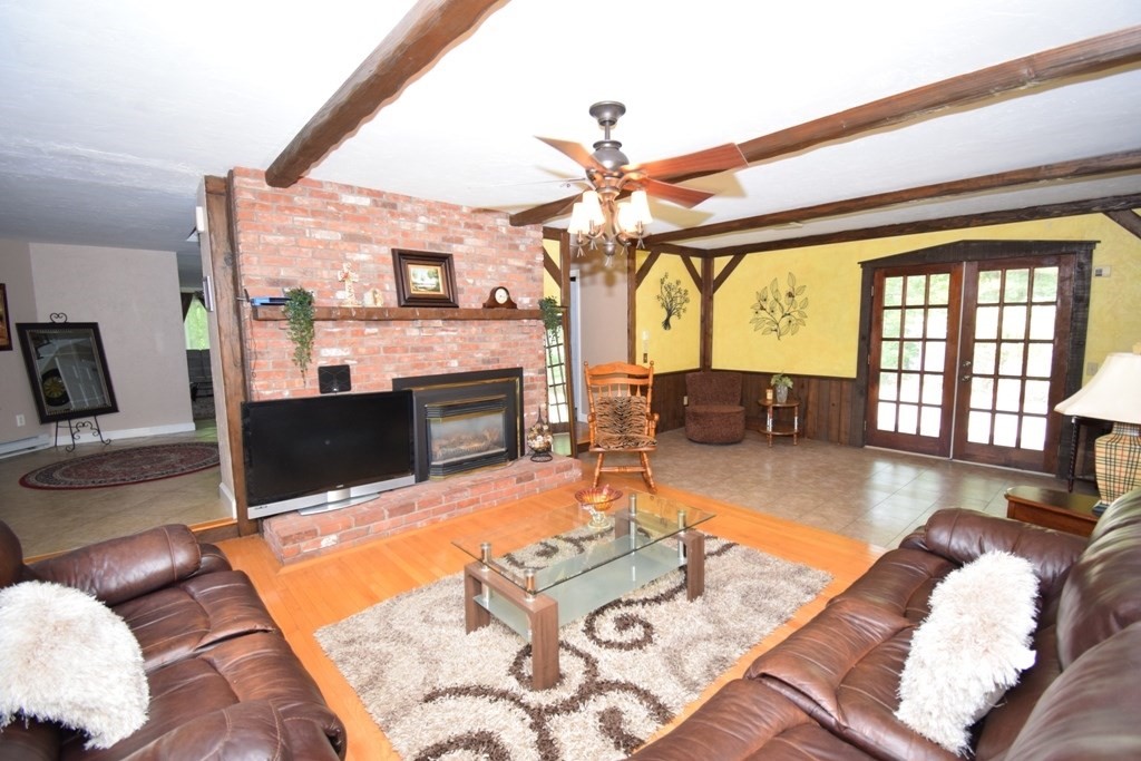 14 Colonial Drive Property Photo 5