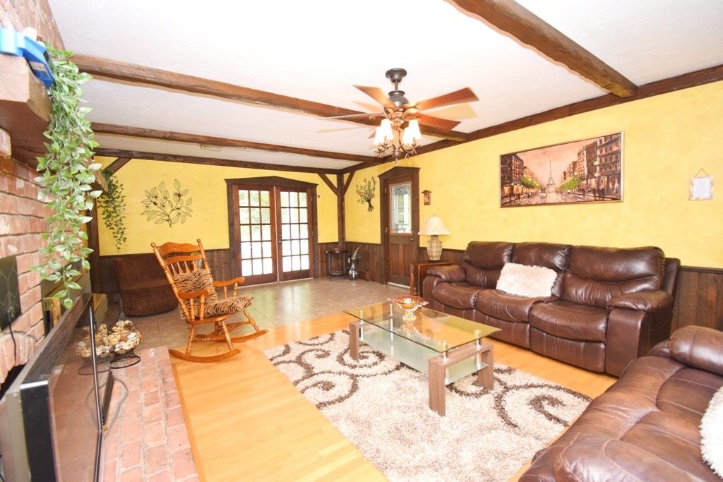 14 Colonial Drive Property Photo 6