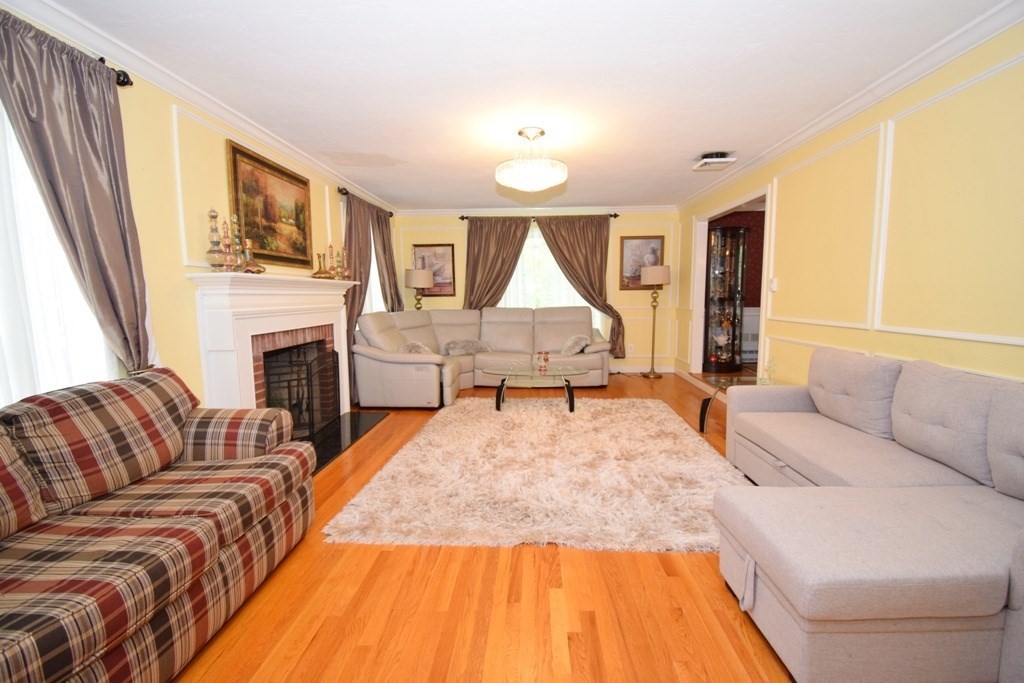 14 Colonial Drive Property Photo 9