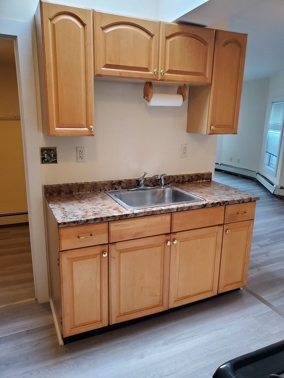 101 Oak Island St Property Photo 3