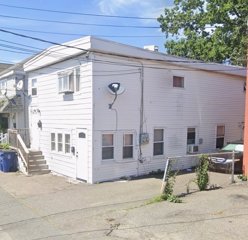 101 Oak Island St Property Photo 25