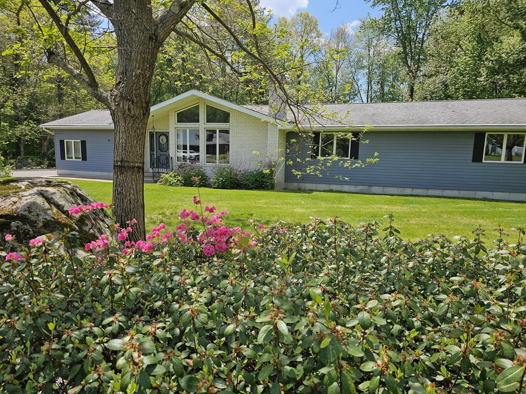 80 Elizabeth Dr Property Photo 1