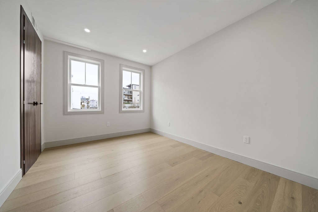 273 Havre # 2 Property Photo 6