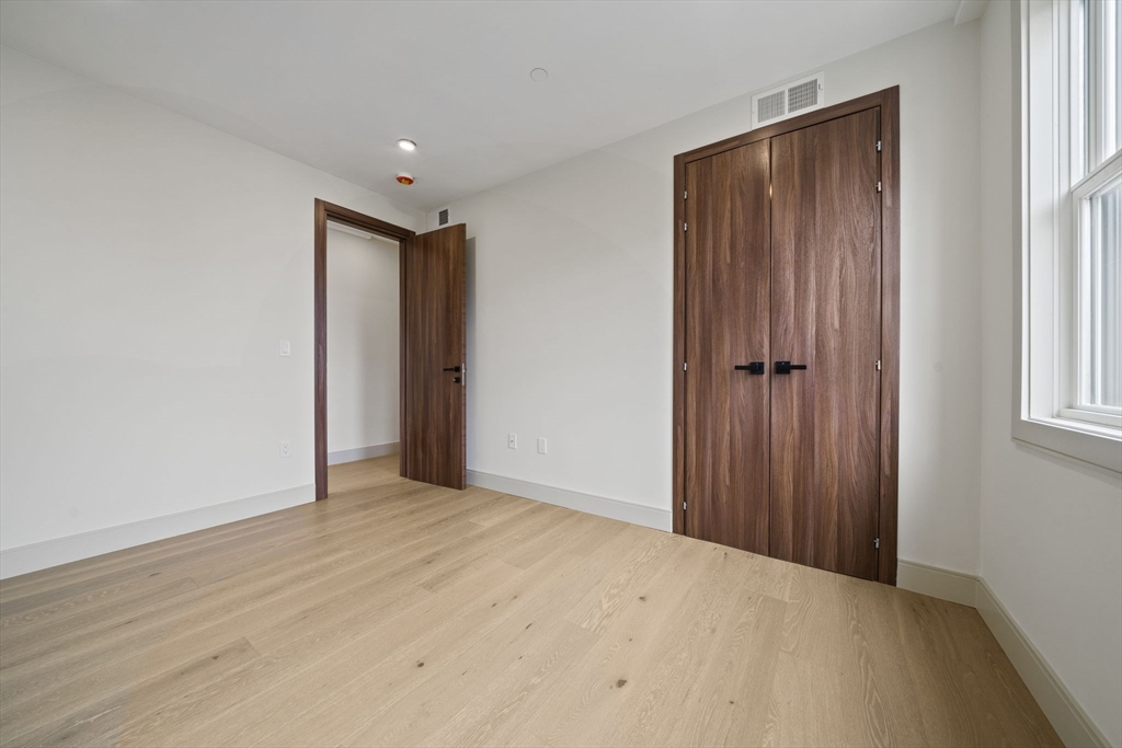 273 Havre # 2 Property Photo 10