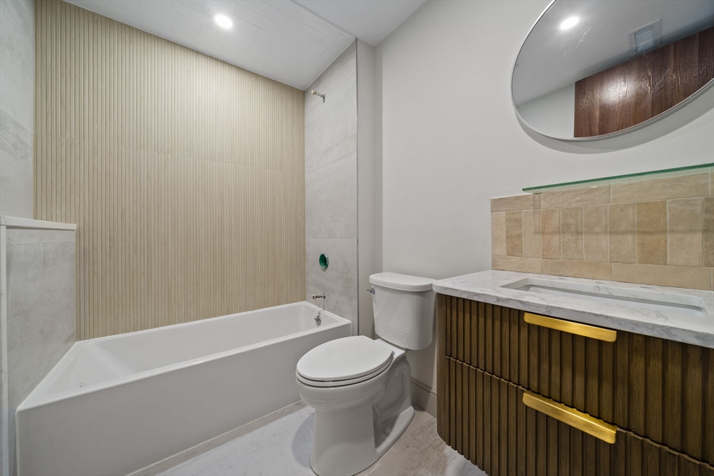 273 Havre # 2 Property Photo 11
