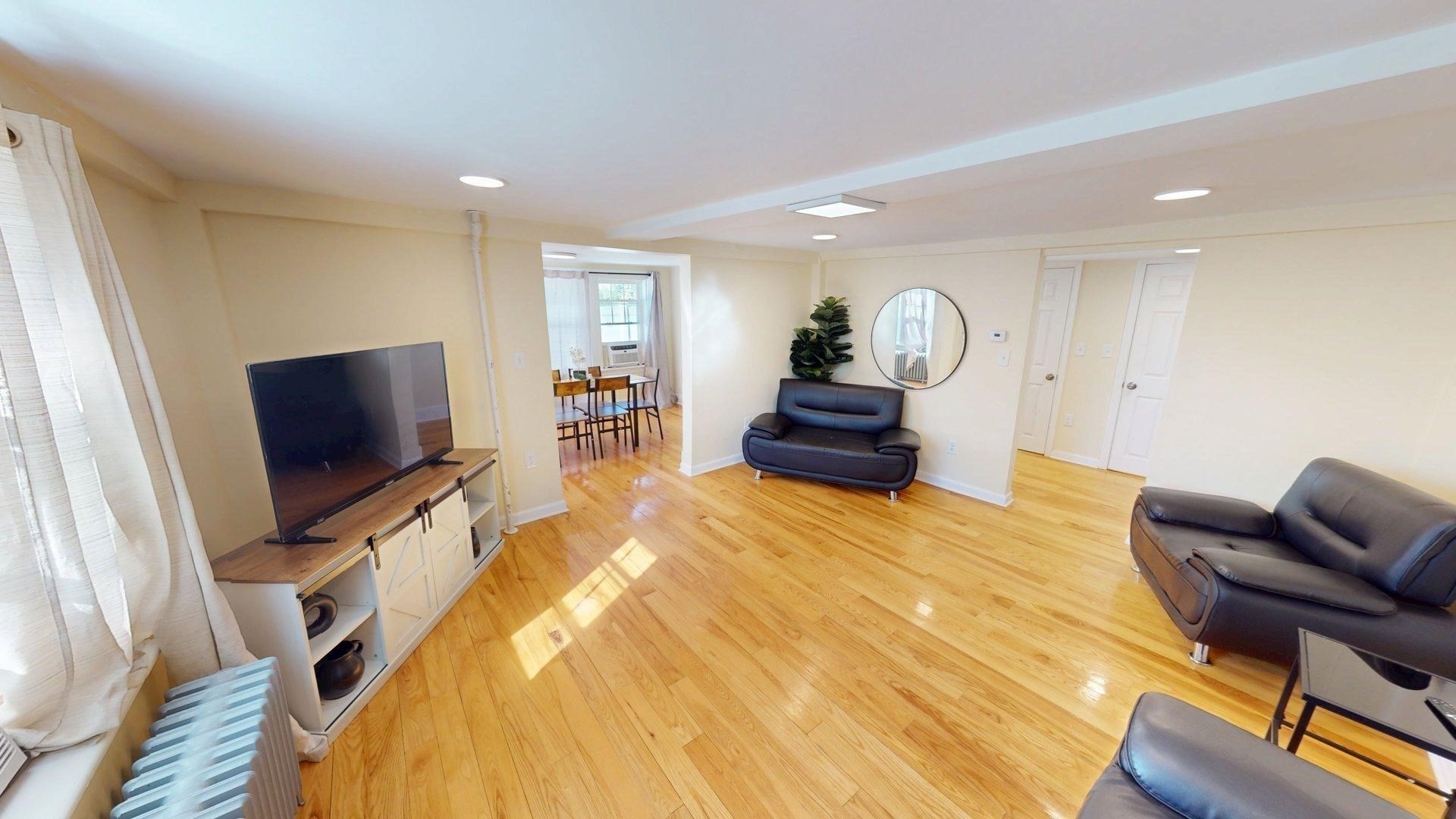 266 Webster St Property Photo 1