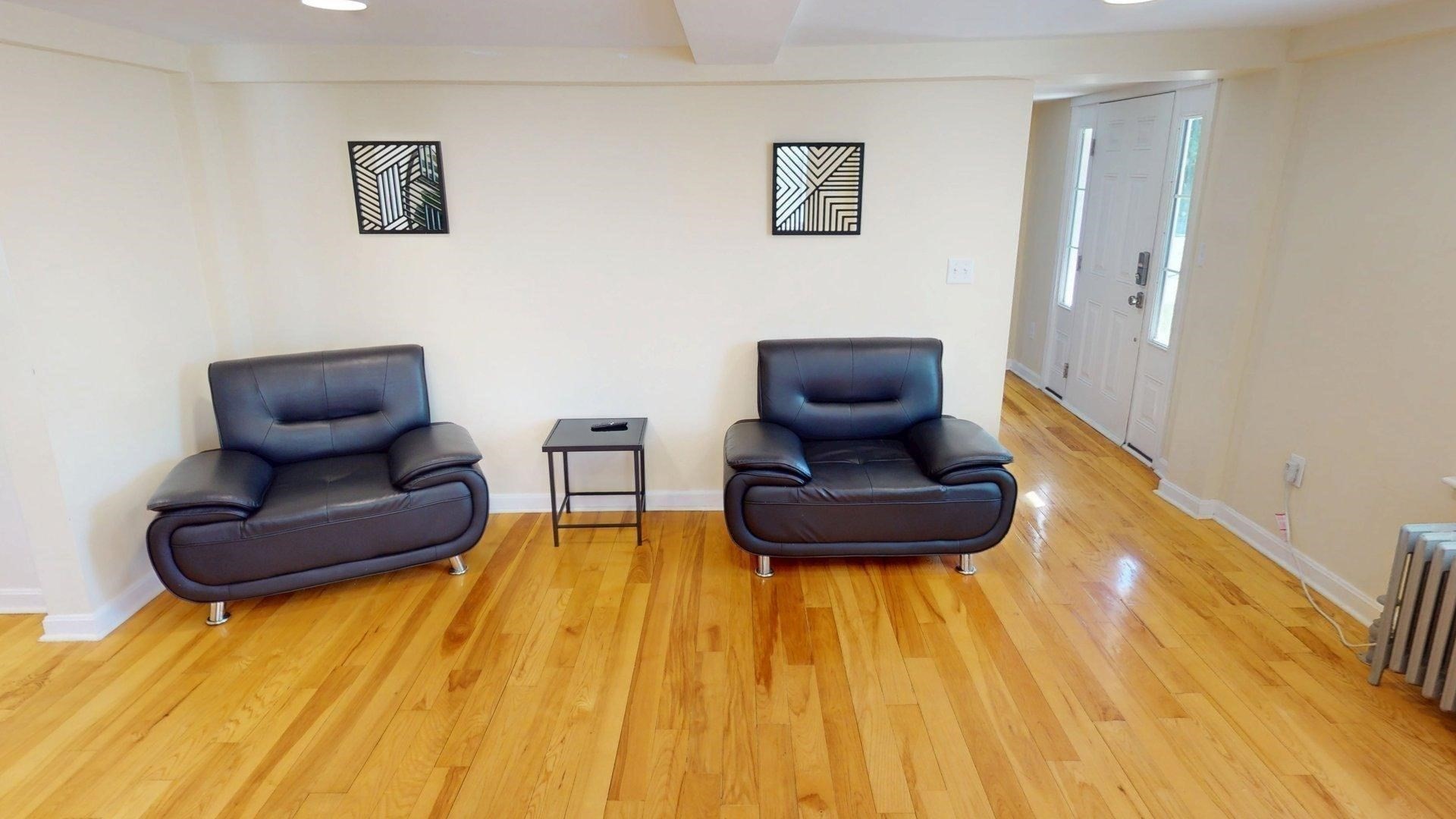 266 Webster St Property Photo 3