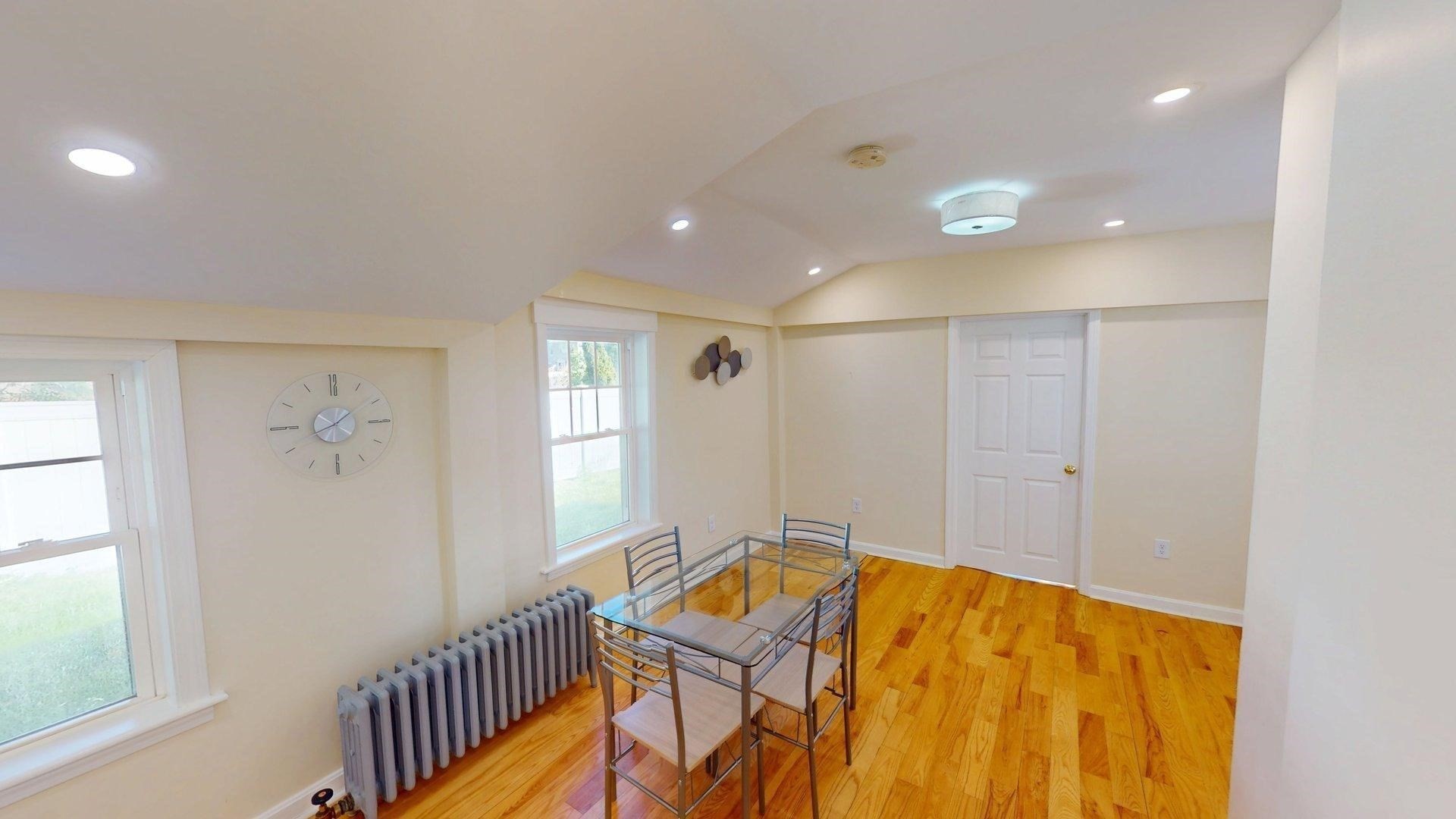 266 Webster St Property Photo 10