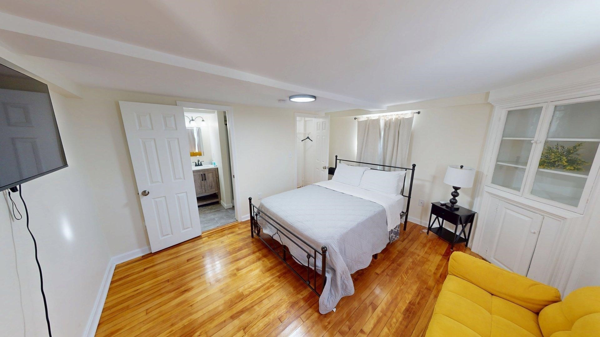 266 Webster St Property Photo 14