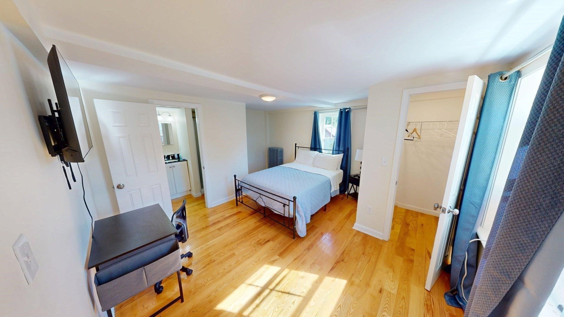 266 Webster St Property Photo 17