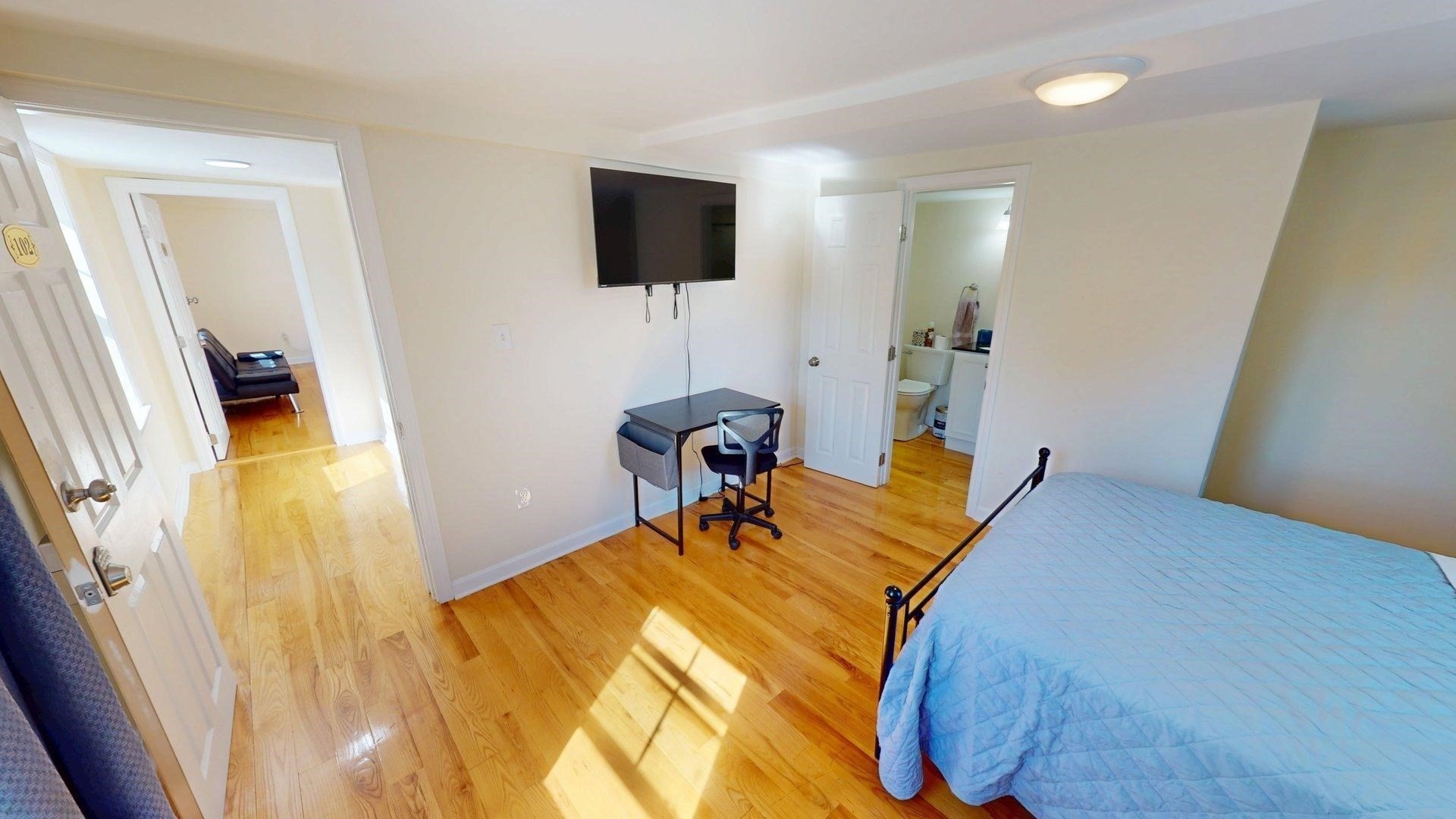 266 Webster St Property Photo 18