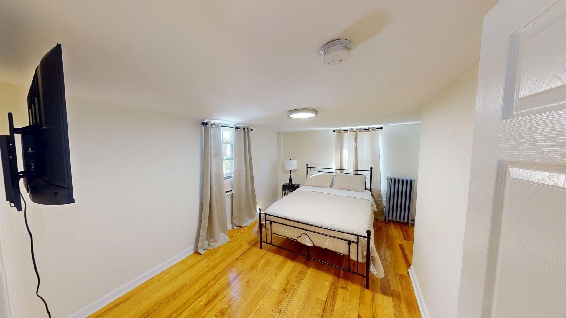 266 Webster St Property Photo 27