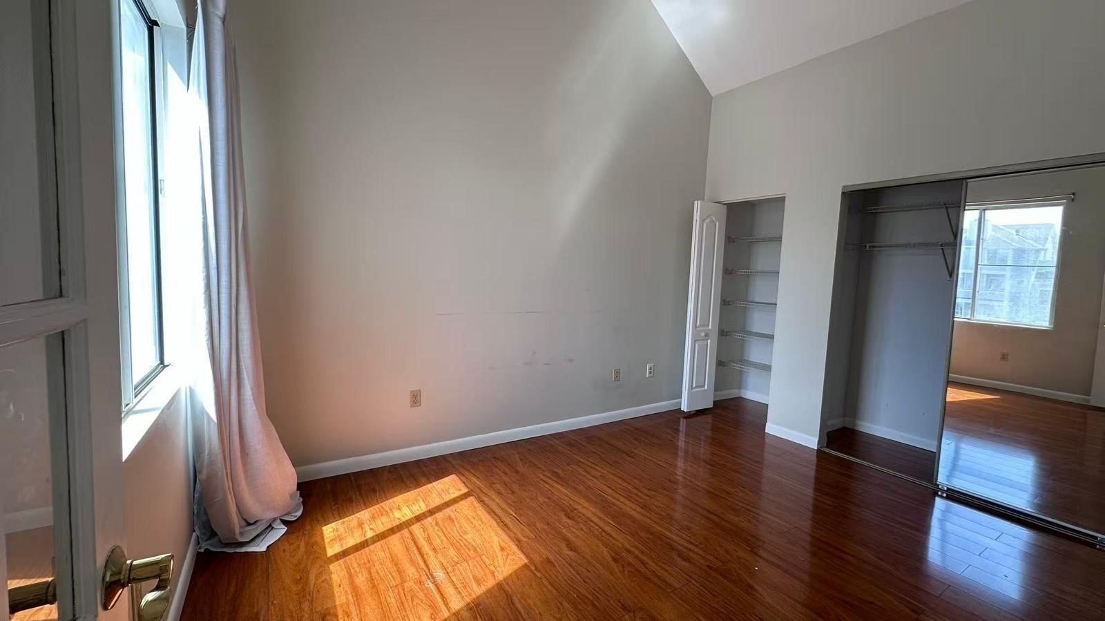 200 Falls # D309 Property Photo 3