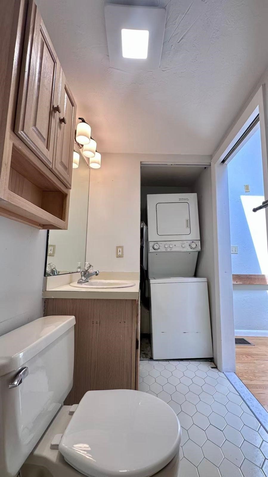 200 Falls # D309 Property Photo 12