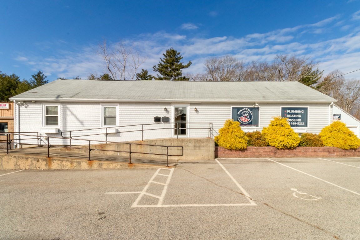 1581 Main Street # R Property Photo 2