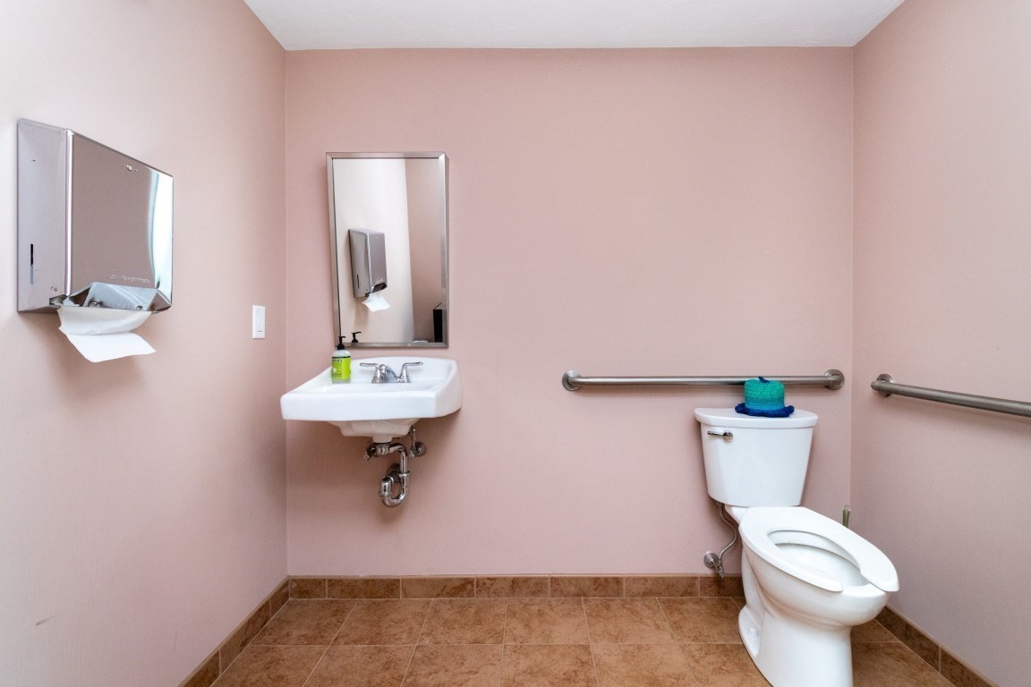 1581 Main Street # R Property Photo 8