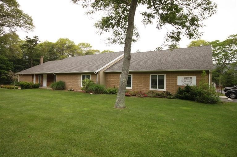10 Edgerton Dr Property Photo 8