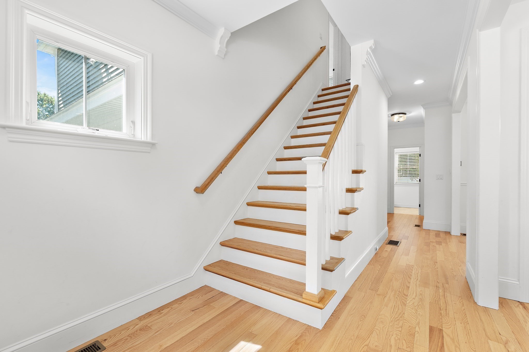 328 Village St # 328 Property Photo 5